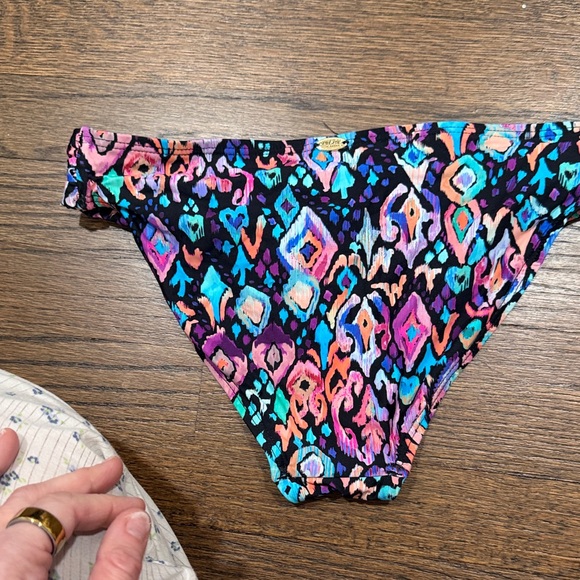 Colorful Patterned Bikini Set - Picture 3 of 8